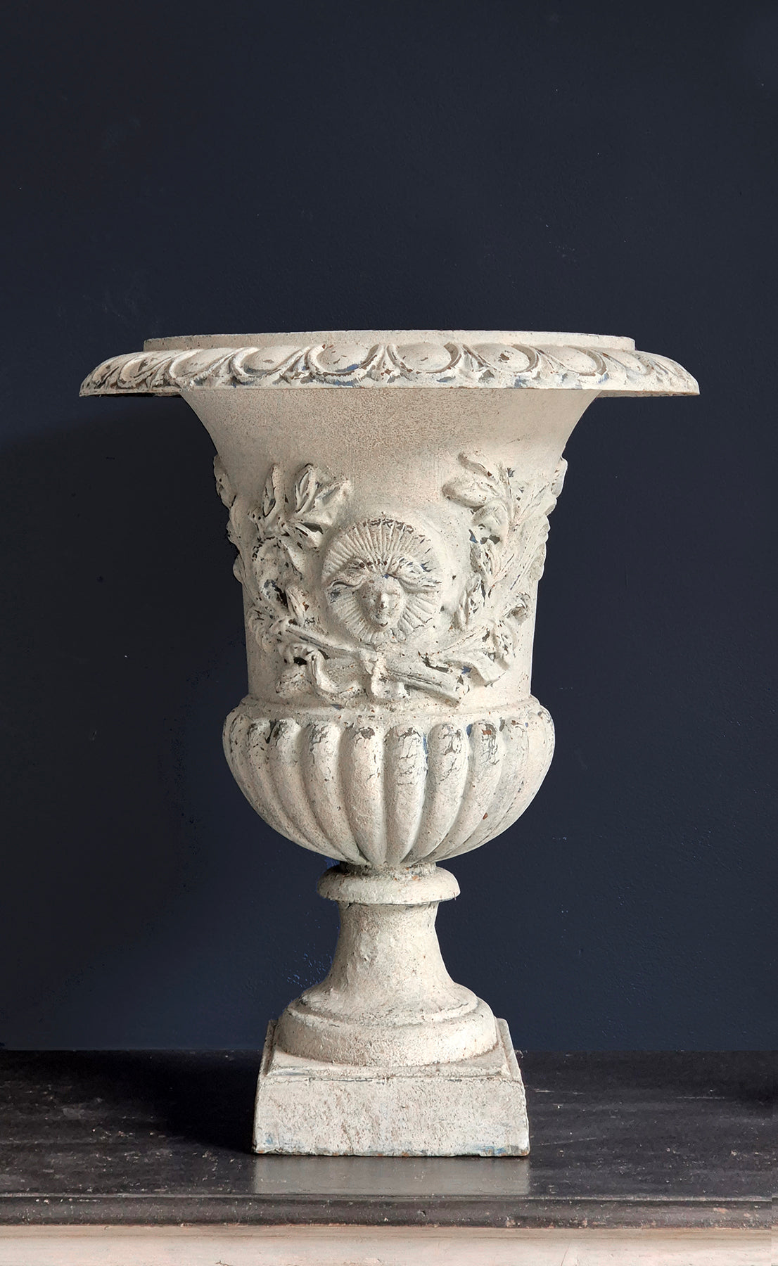 Vaso Antico in Ghisa Dipinta | prima metà '900 | Diamentro 49 cm