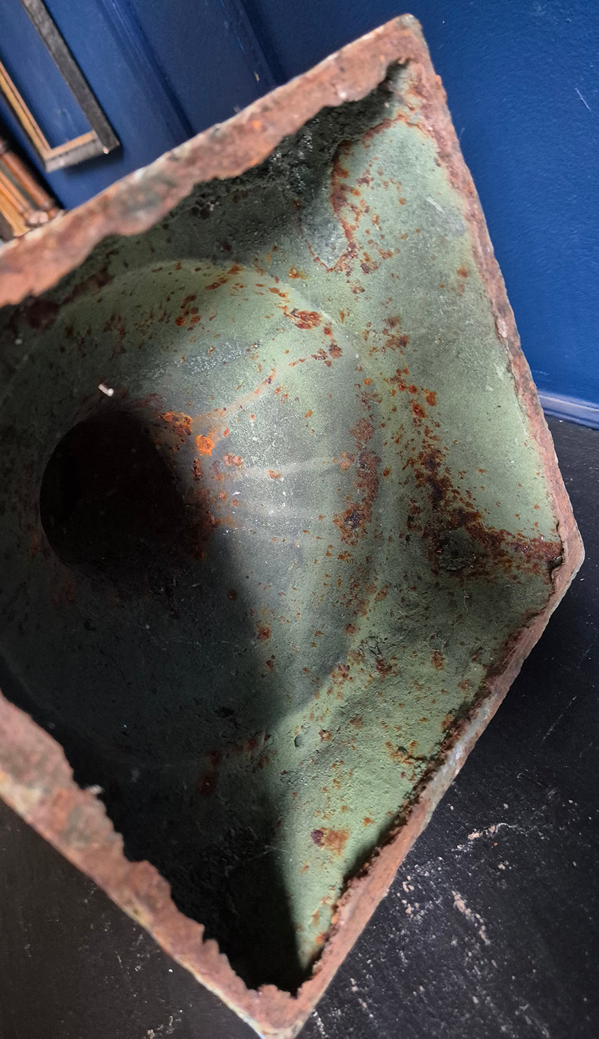 Vaso Antico in Ghisa Dipinta | prima metà '900 | Diamentro 49 cm