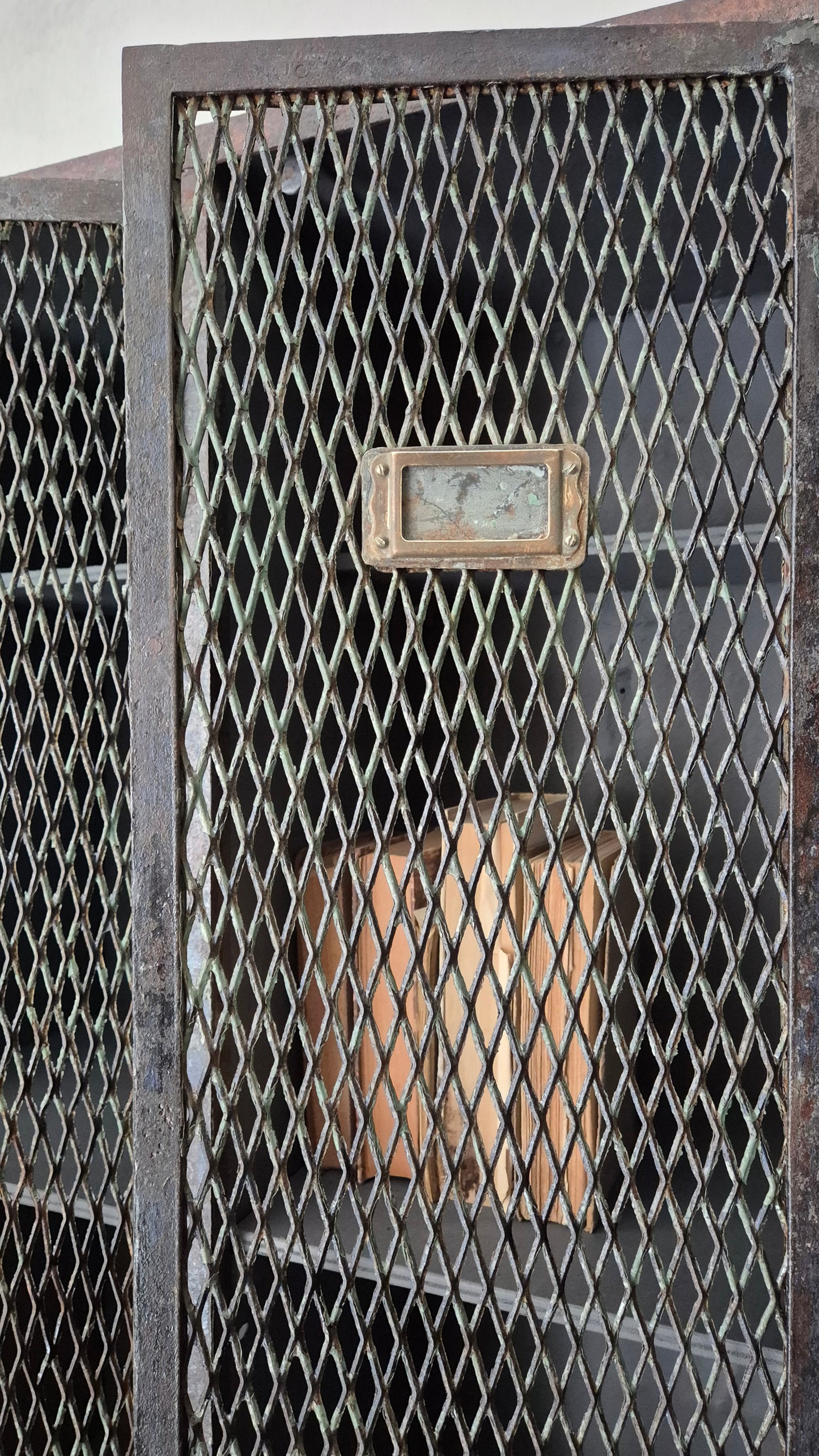 Armadietto / Spogliatoio in Ferro a scomparti | 1940