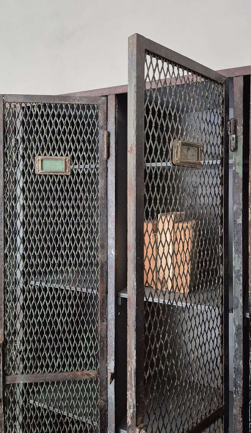 Armadietto / Spogliatoio in Ferro a scomparti | 1940