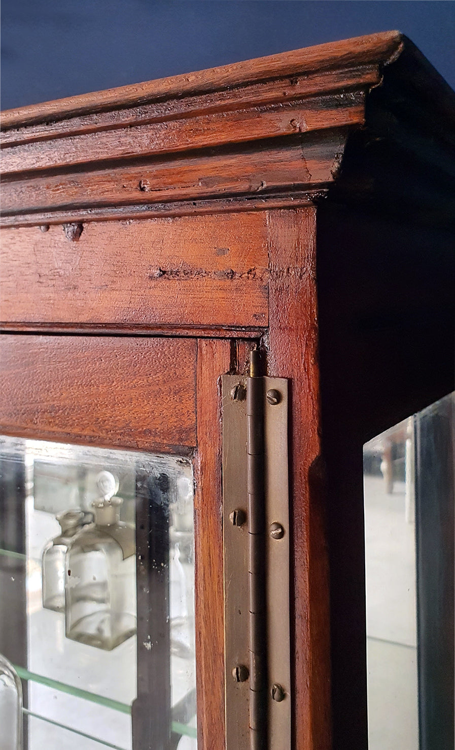 Vetrinetta Antica in mogano con specchi al mercurio | fine '800, UK
