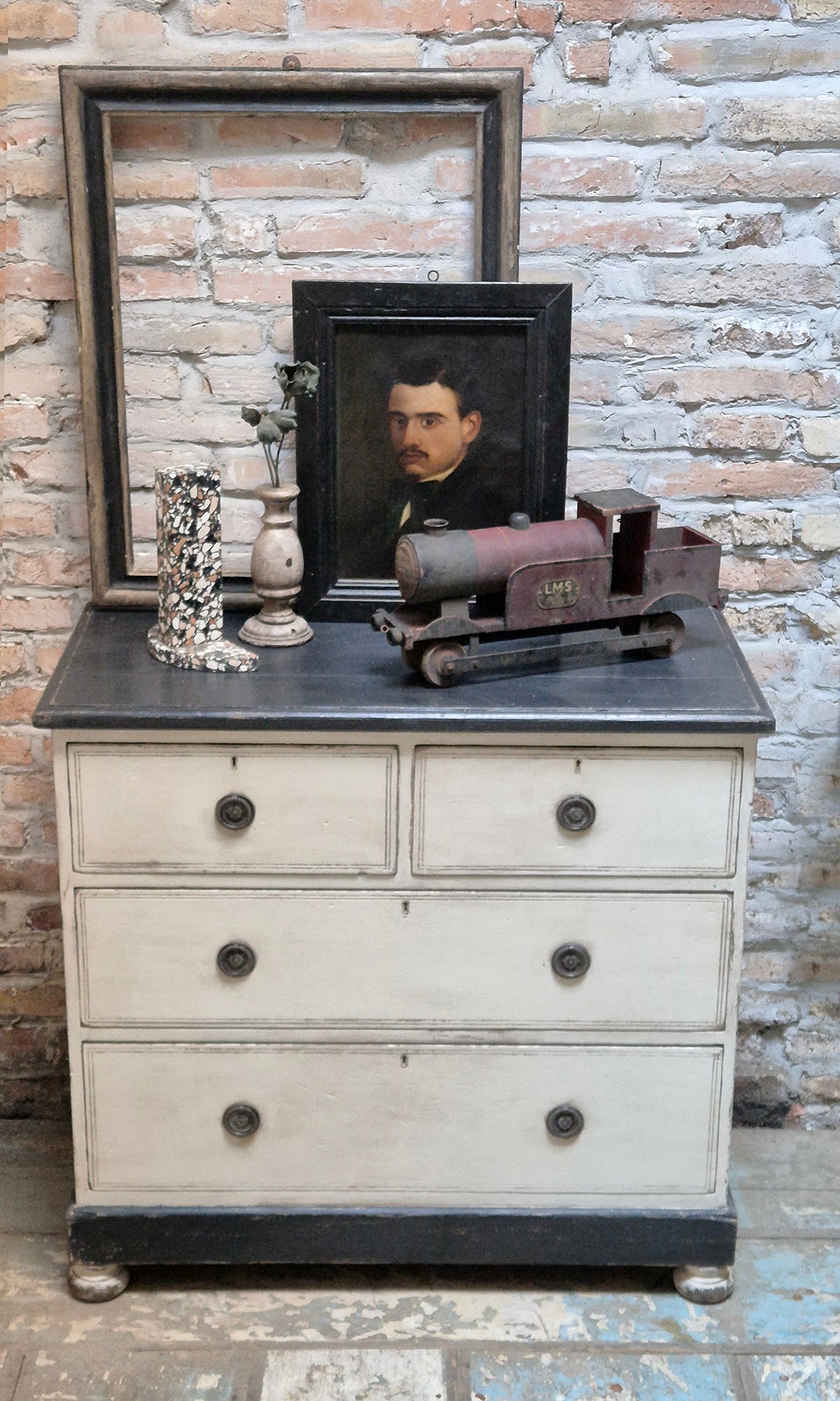 Cassettiera Antica Vittoriana in Pino dipinto Bianco | Regno Unito, metà '800