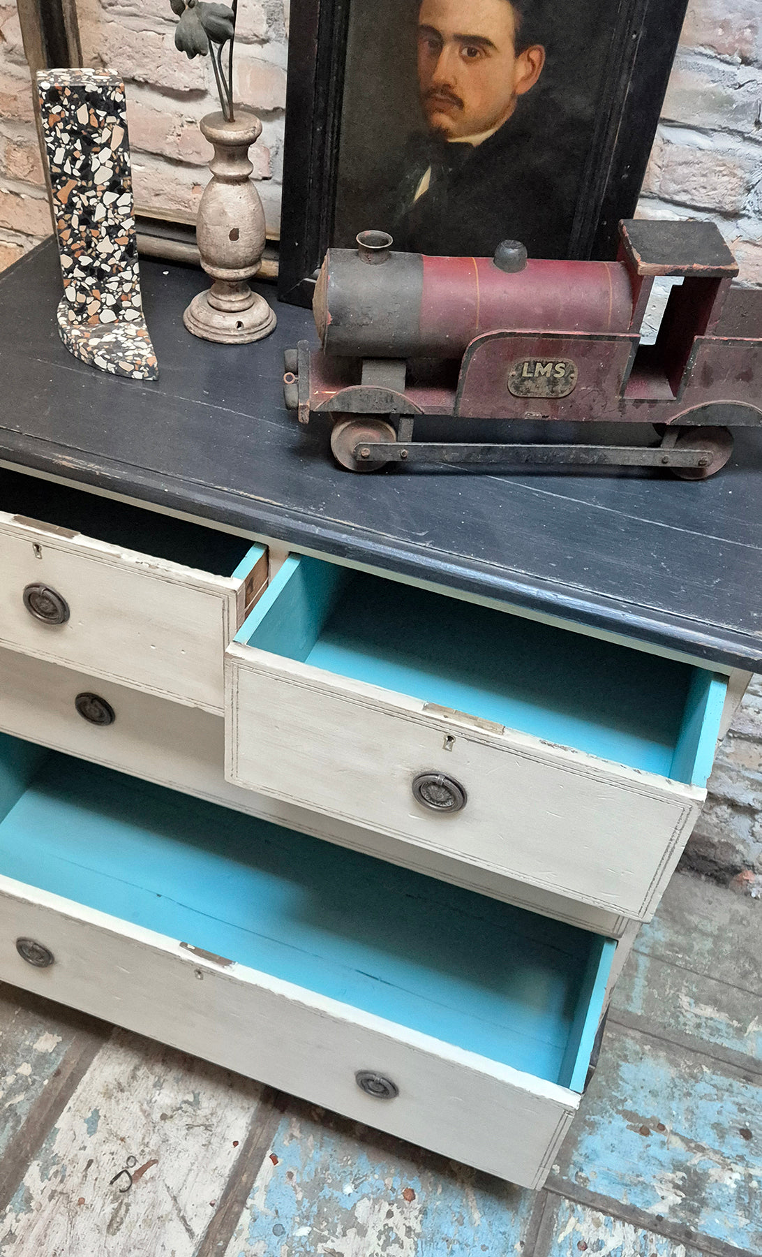 Cassettiera Antica Vittoriana in Pino dipinto Bianco | Regno Unito, metà '800