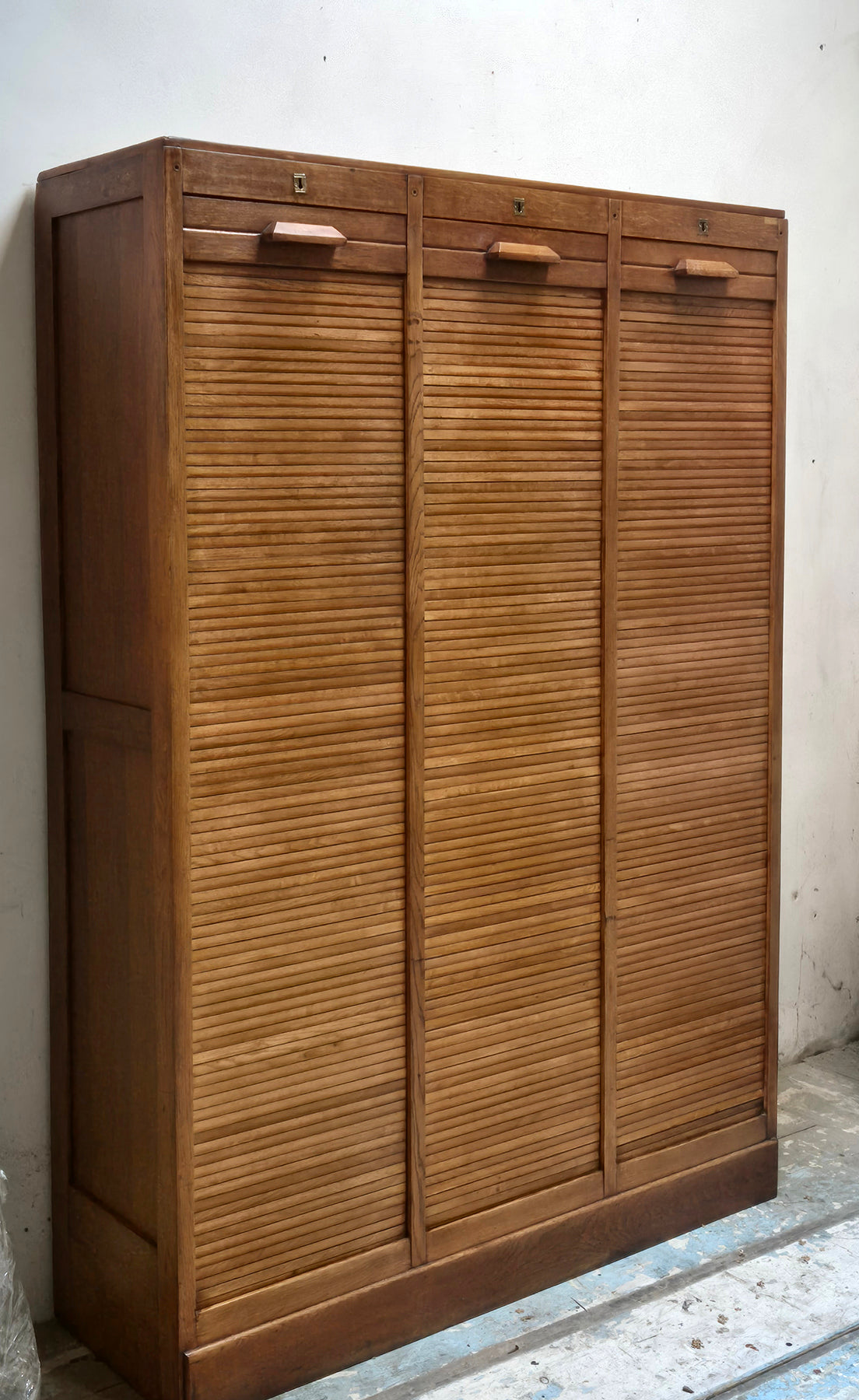 Schedario / Credenza a Tripla Serranda in Rovere | Inghilterra, Prima metà '900