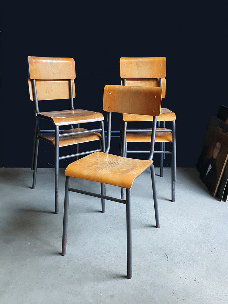 Sono rimasate 2 Sedie da Scuola Vintage Impilabili