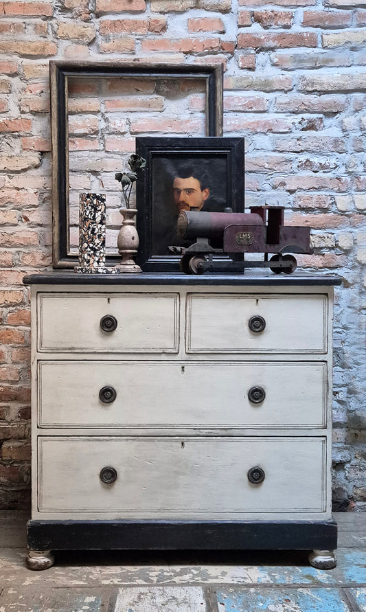 Cassettiera Antica Vittoriana in Pino dipinto Bianco | Regno Unito, metà '800