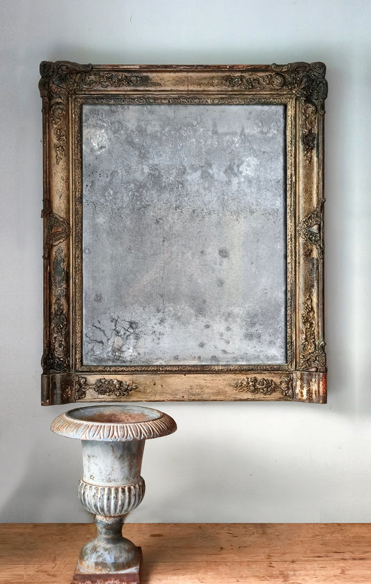 Specchiera antica “dorata a guazzo” in stile Luigi XV/XVI con specchio al mercurio | Francia, tra fine '700 e prima metà '800