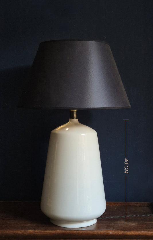 Lampada da tavolo vintage base in ceramica bianca smaltata | design italiano anni 60/70