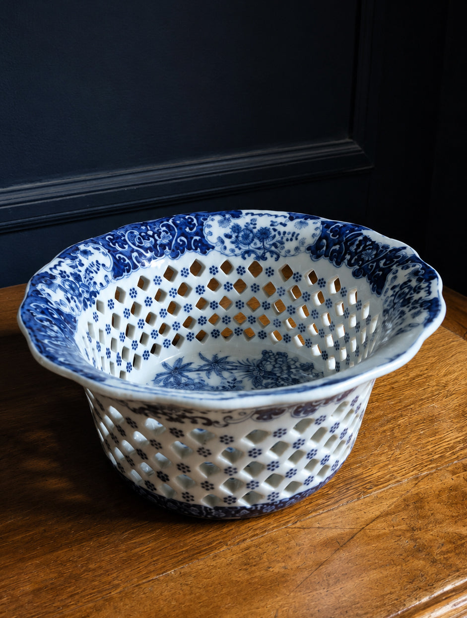 Ciotola / Cestino portafrutta inglese traforato in pearlware blu e bianca | circa 1800–1830