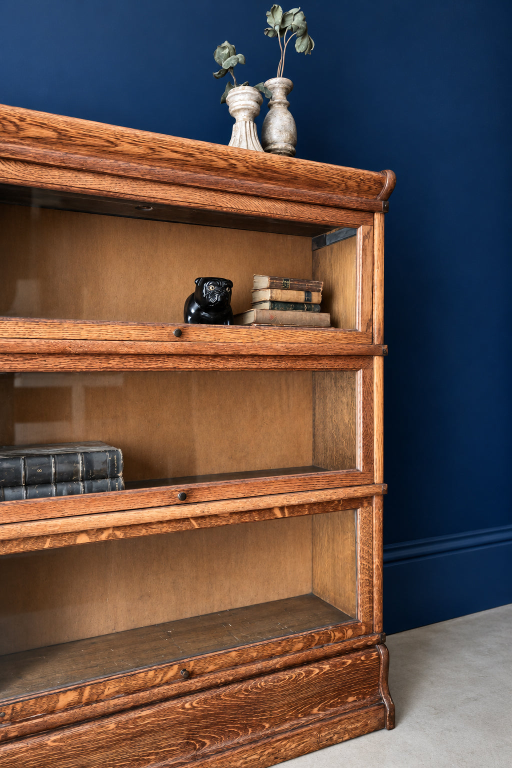 Libreria / Vetrina modulare inglese in rovere, tipo Globe-Wernicke | UK 1910–1920
