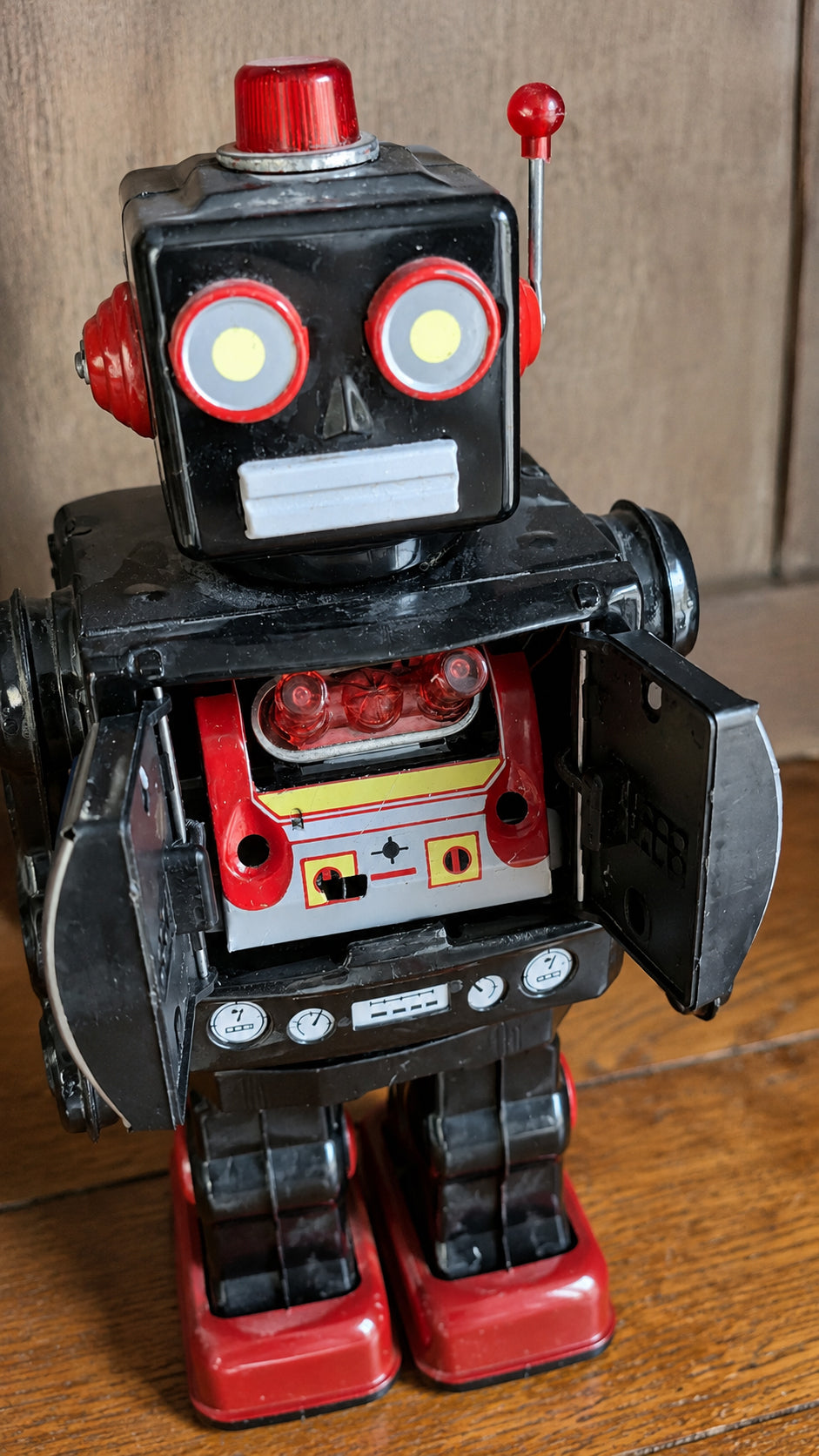 Space Walk Man ME 100 – Robot vintage in latta con scatola originale