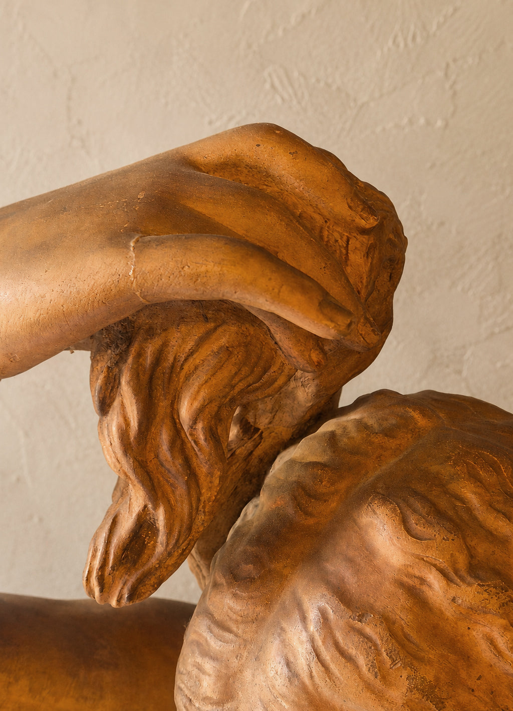 Venere al bagno — Grande scultura femminile patinata, prima metà XX secolo