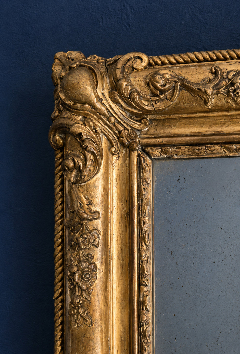 Specchio francese Napoleone III in legno e stucco dorato | XIX secolo