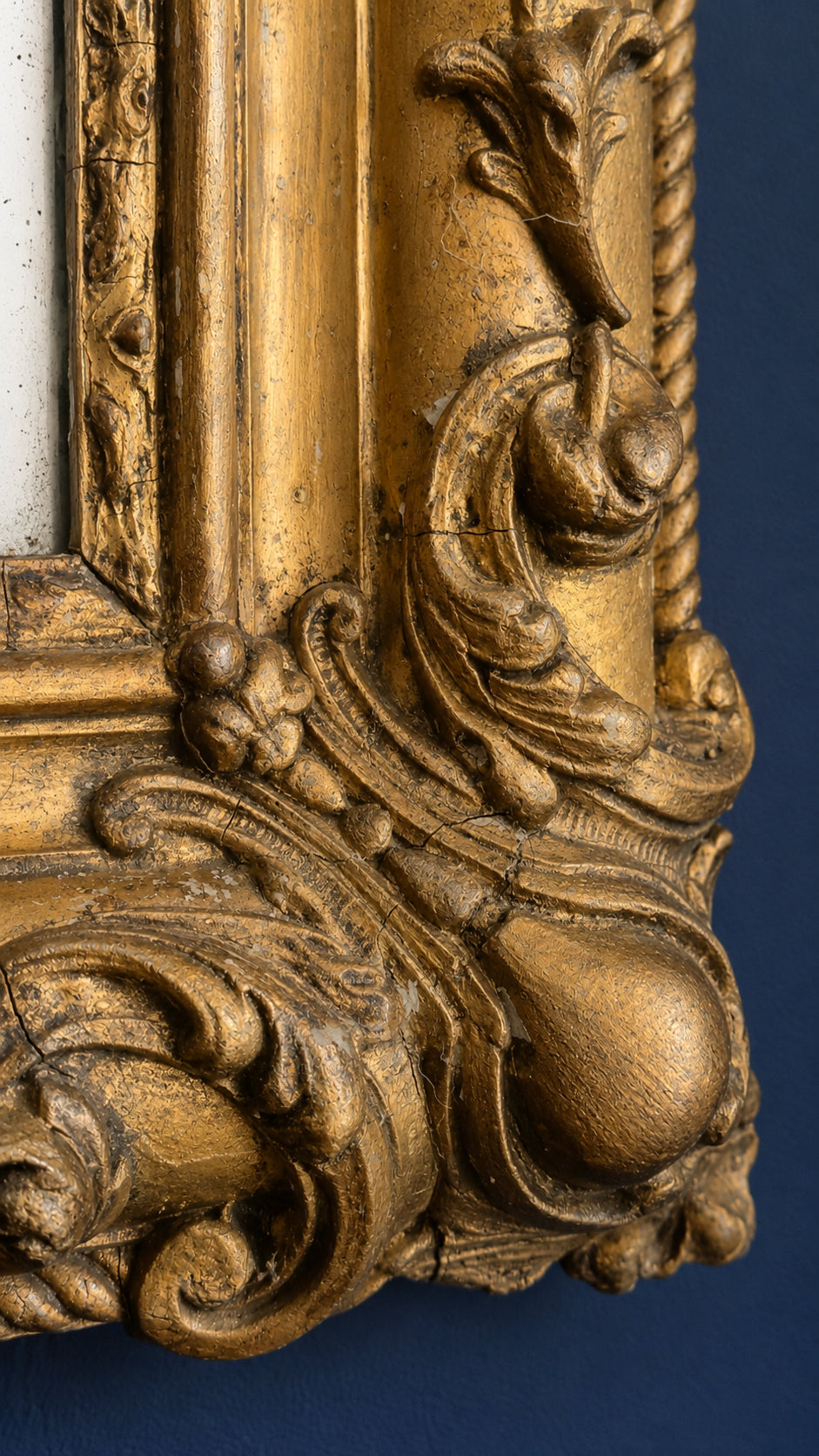 Specchio francese Napoleone III in legno e stucco dorato | XIX secolo