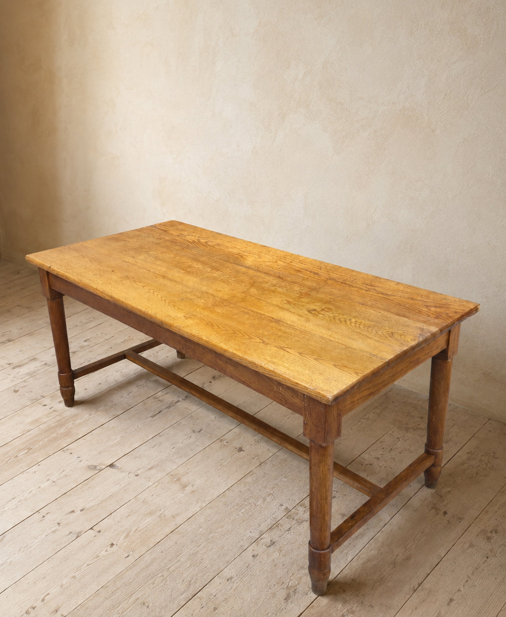 Tavolo antico in legno massello con gambe tornite | fine '800