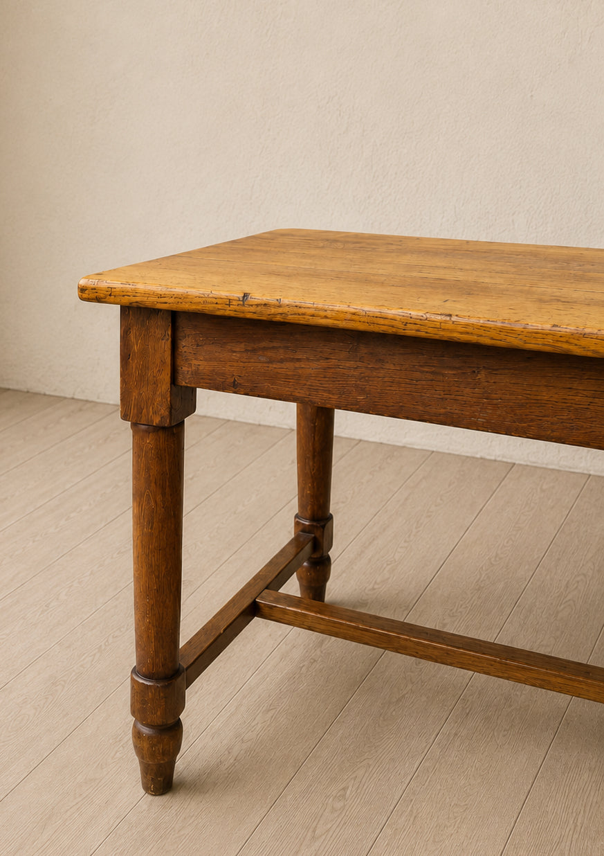Tavolo antico in legno massello con gambe tornite | fine '800