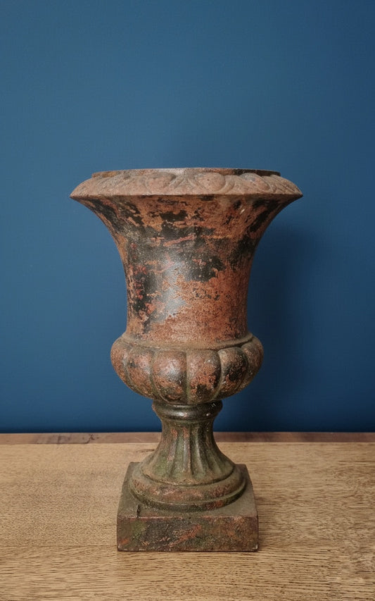 Vaso Médicis in ghisa originale, Francia 1900, patina antica – h 30 cm