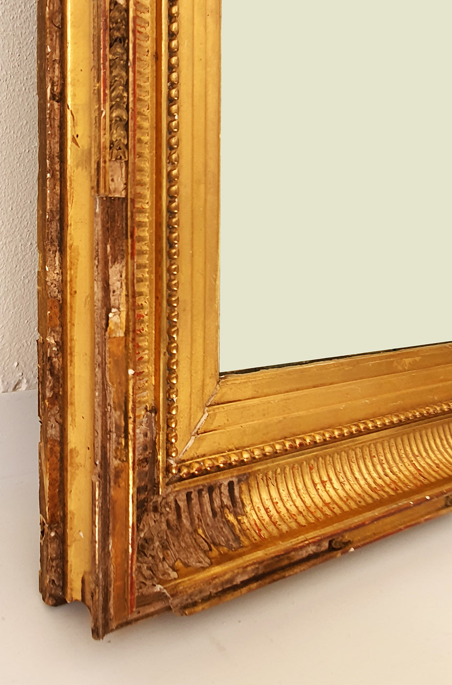 Specchio Antico a mercurio con cornice dorata