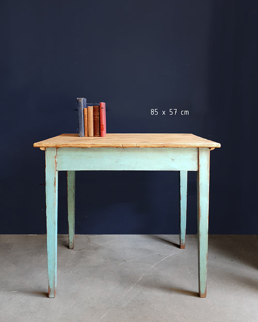 Tavolino Antico in Legno | Patina Naturale del Tempo